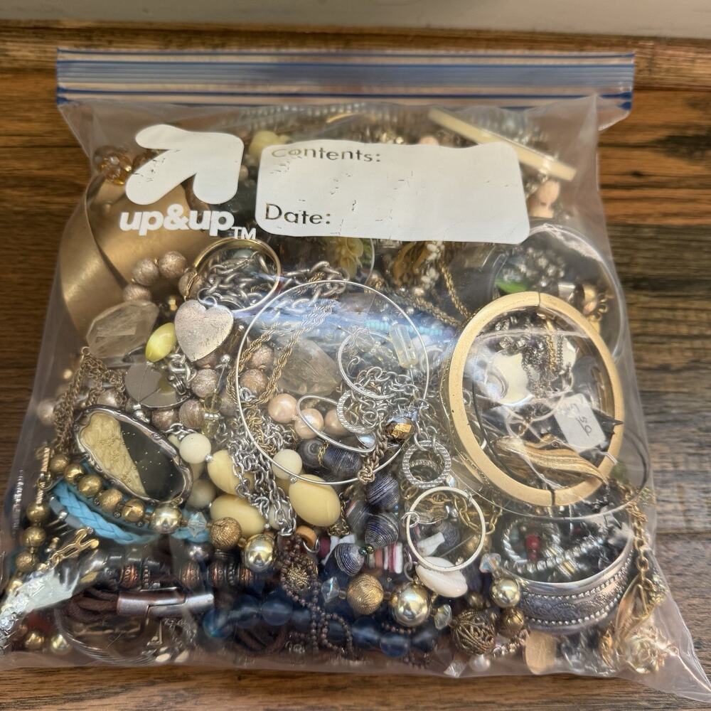 6 Lbs. Vintage to Modern Costume Jewelry Junk Tangled Estate Craft Lot - Picture 5 of 9